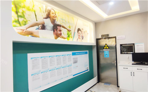 安阳曜白口腔1楼走廊