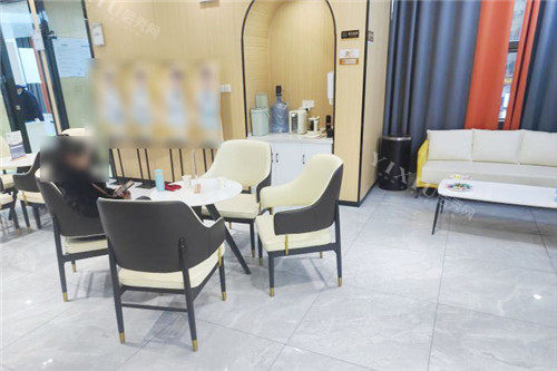 合肥卓雅口腔大厅休息区