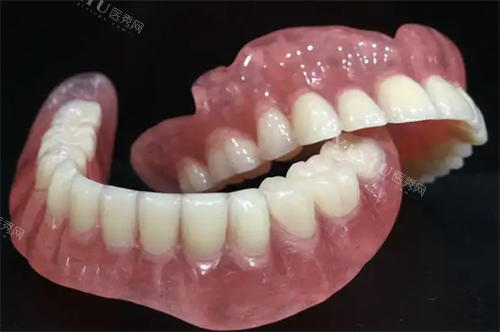 吸附式假牙半口模型展示