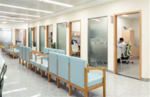 上海金高医院走廊休息区环境