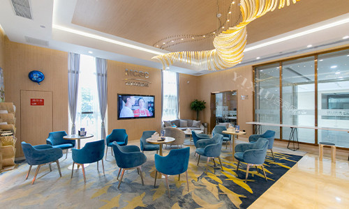 西安弗莱堡口腔等待区环境