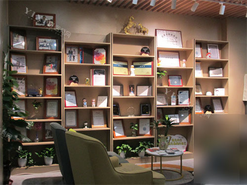 沈阳米兰口腔沈辽路店休息区