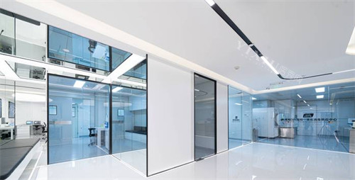 成都布莱梅口腔电梯口