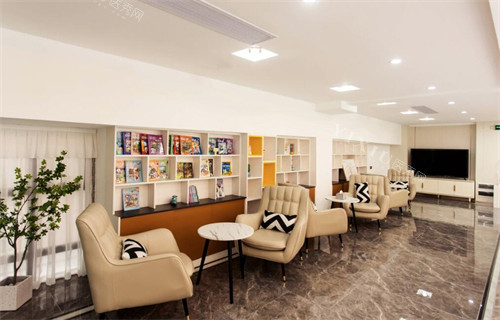 茂名南方口腔等候区