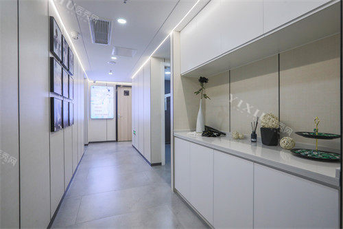 上海鼎植口腔门诊部走廊