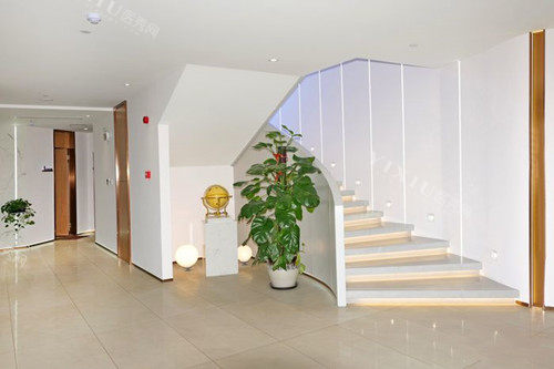 上海美乐口腔内部楼梯环境示意图