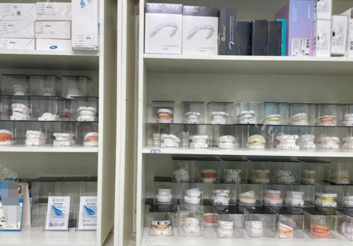 中山天使口腔牙齿模型展示