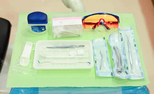 三亚刘艳平口腔牙齿治疗材料展示