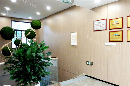 西安瑞秦口腔曲江店楼梯间环境