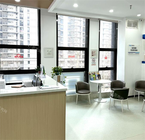 西安英卓口腔等候区展示