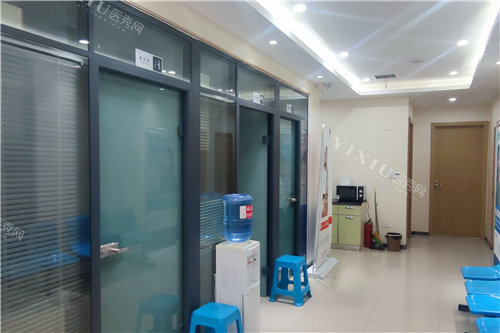 焦作军美口腔二楼走廊