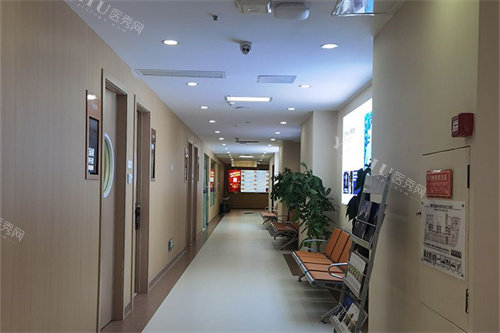 成都新桥口腔光华店走廊