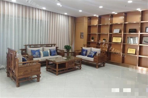 西昌春城口腔候诊区