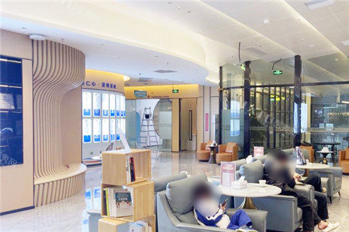 深圳尔睦口腔大厅休息区
