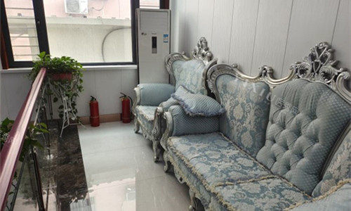 郑州德韩口腔沙发区