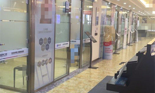 郑州唯美口腔诊室门口