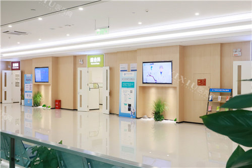 郑州南区口腔医院大厅-1