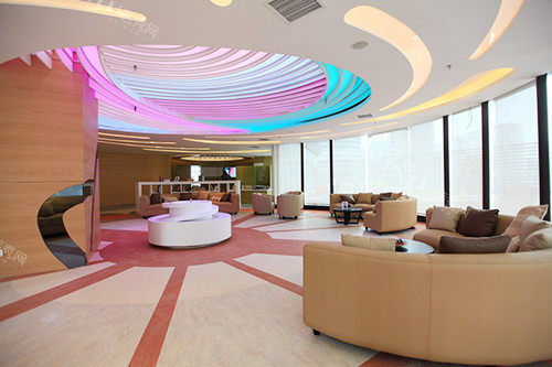 成都极光口腔候诊区