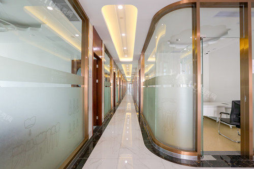 上海摩尔口腔活动假牙维护就诊实录：调整后舒适度提升，再也不怕吃饭掉牙了！(图1)