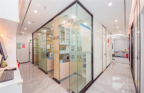 深圳米奇口腔走廊照片