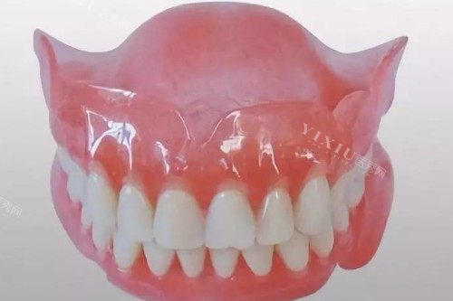 吸附于义齿卡通模型图