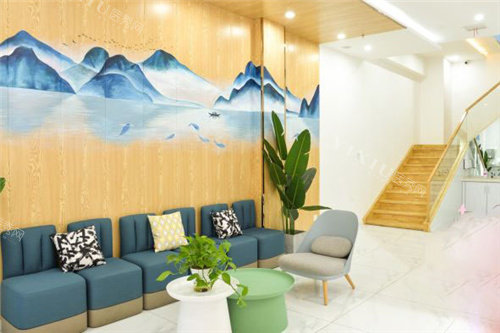 郑州优尔雅口腔大厅休息区