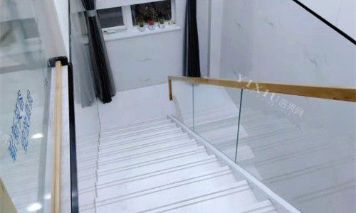 郑州冠齿口腔楼梯图