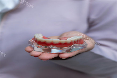 牙齿制作模型示意展示