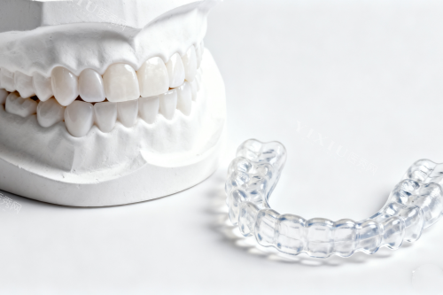 牙齿透明保持器展示