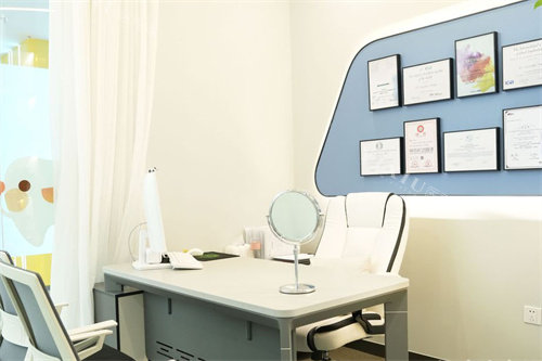 上海鼎植口腔百联西郊店方案室