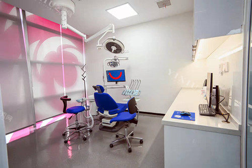 上海乐孚美口腔门诊部天山路店治疗室
