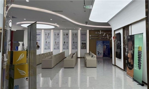 绵阳医博口腔长虹店候诊区