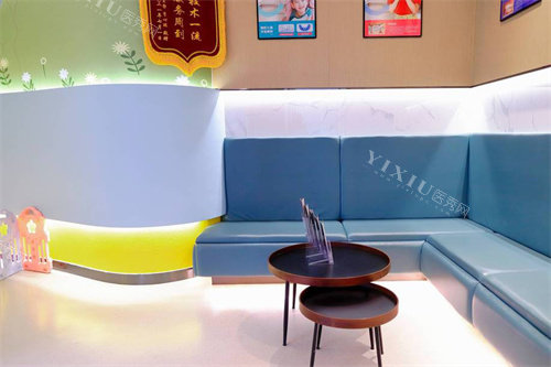 柳州中瑞口腔儿牙诊区等候区