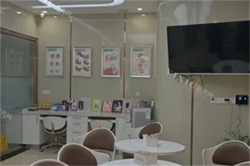 三亚舒诺口腔候诊区