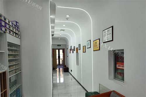 公开透明！2026秦皇岛麦格口腔新版收费标准来咯~种植牙1880+/牙齿矫正4999+，平价享优质服务