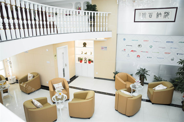 深圳铭德口腔医院大厅环境